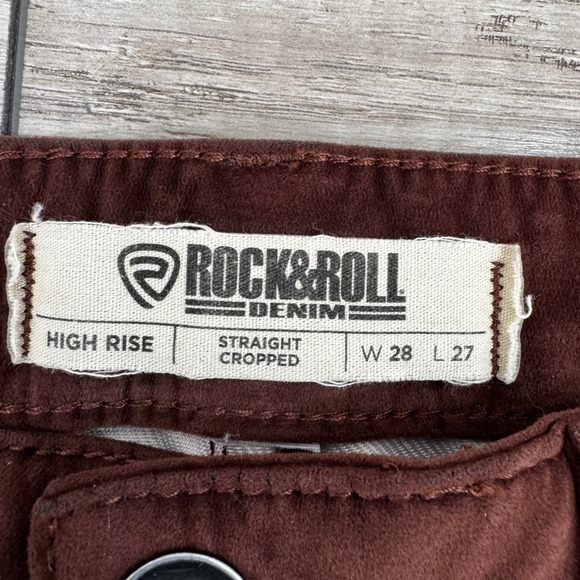 Stylish Brown and White Women's Cropped Jeans - Picture 5 of 10